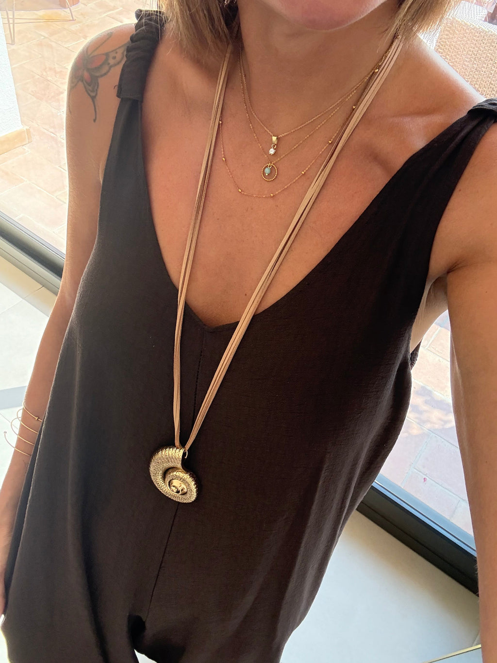Collar concha cuero