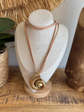 Collar concha cuero