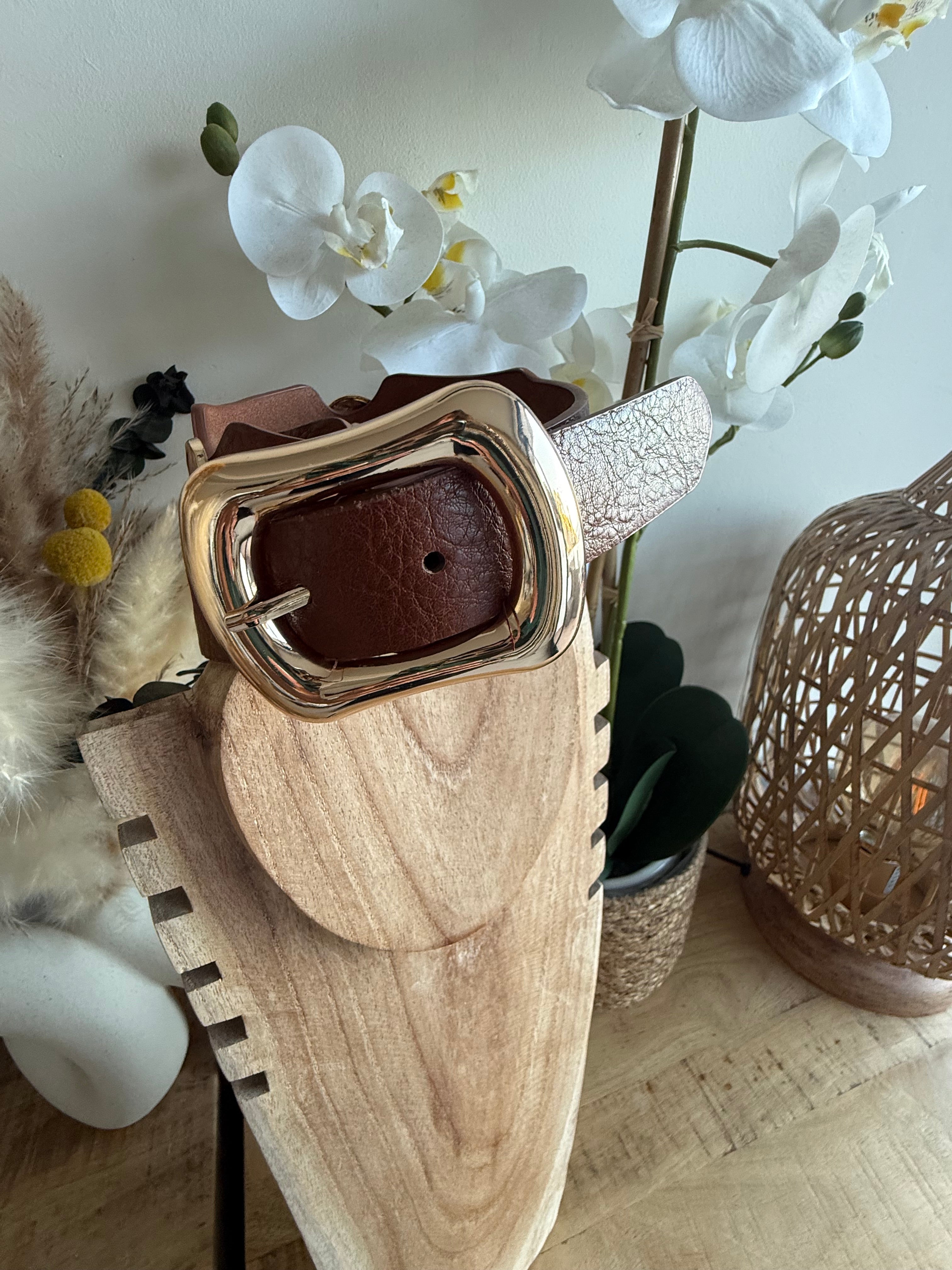 Cinturón Hebilla Dorada Soft Leather Look