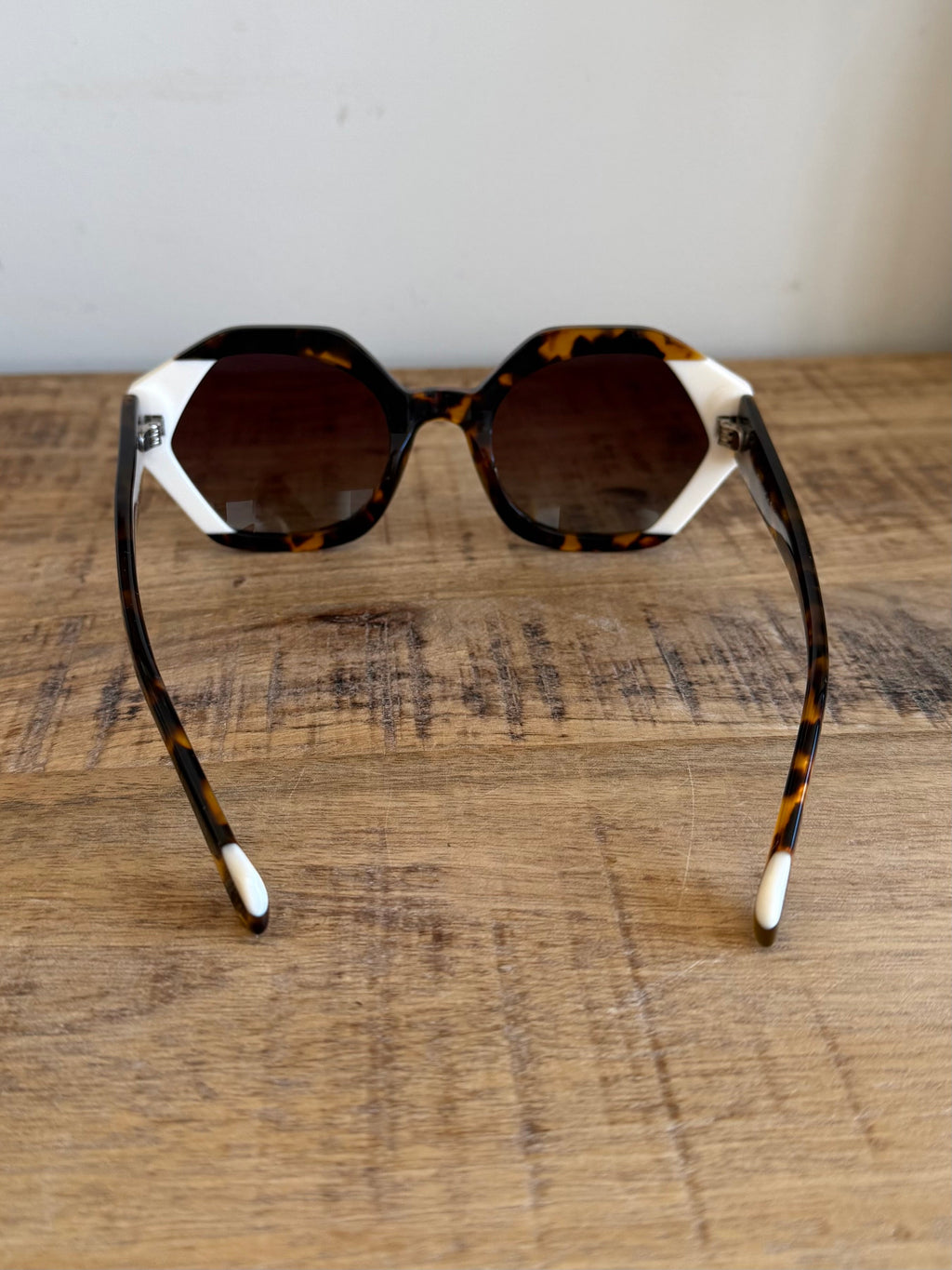 Gafas de Sol Octavia Carey Disponible en preventa · Envíos a partir del 10 de mayo