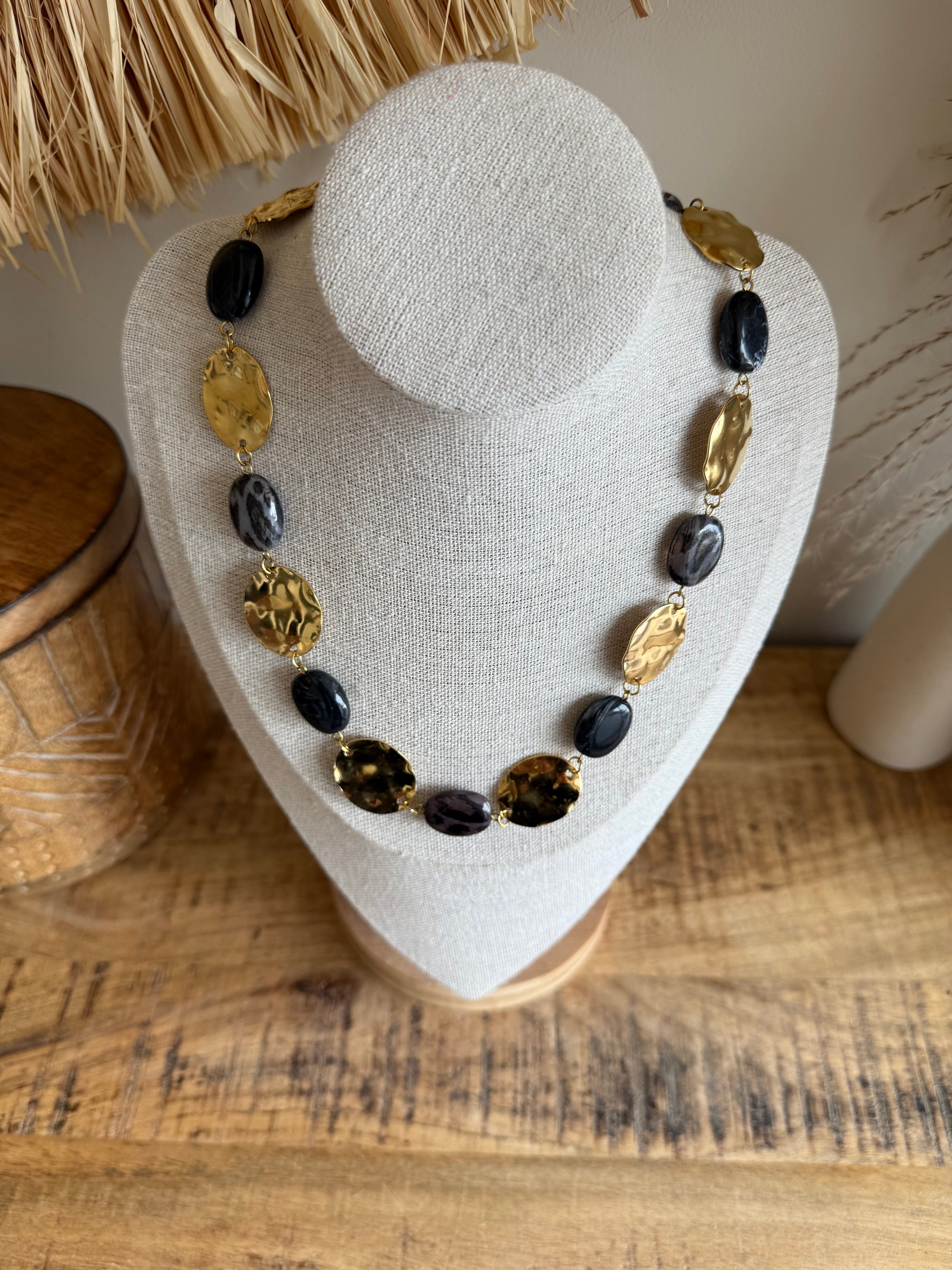 Collar Lúa